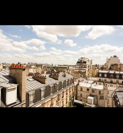 Apartment Beautiful With A View Of Eiffel Tower In Center