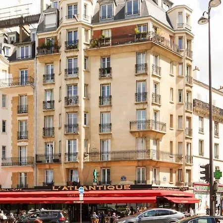 Apartment Beautiful With A View Of Eiffel Tower In Center *
